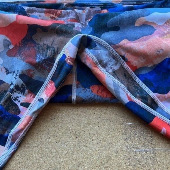 Fabletics High Rise Camo Leggings Women XXL Multi Nylon Stretch Activewear - Picture 5 of 8